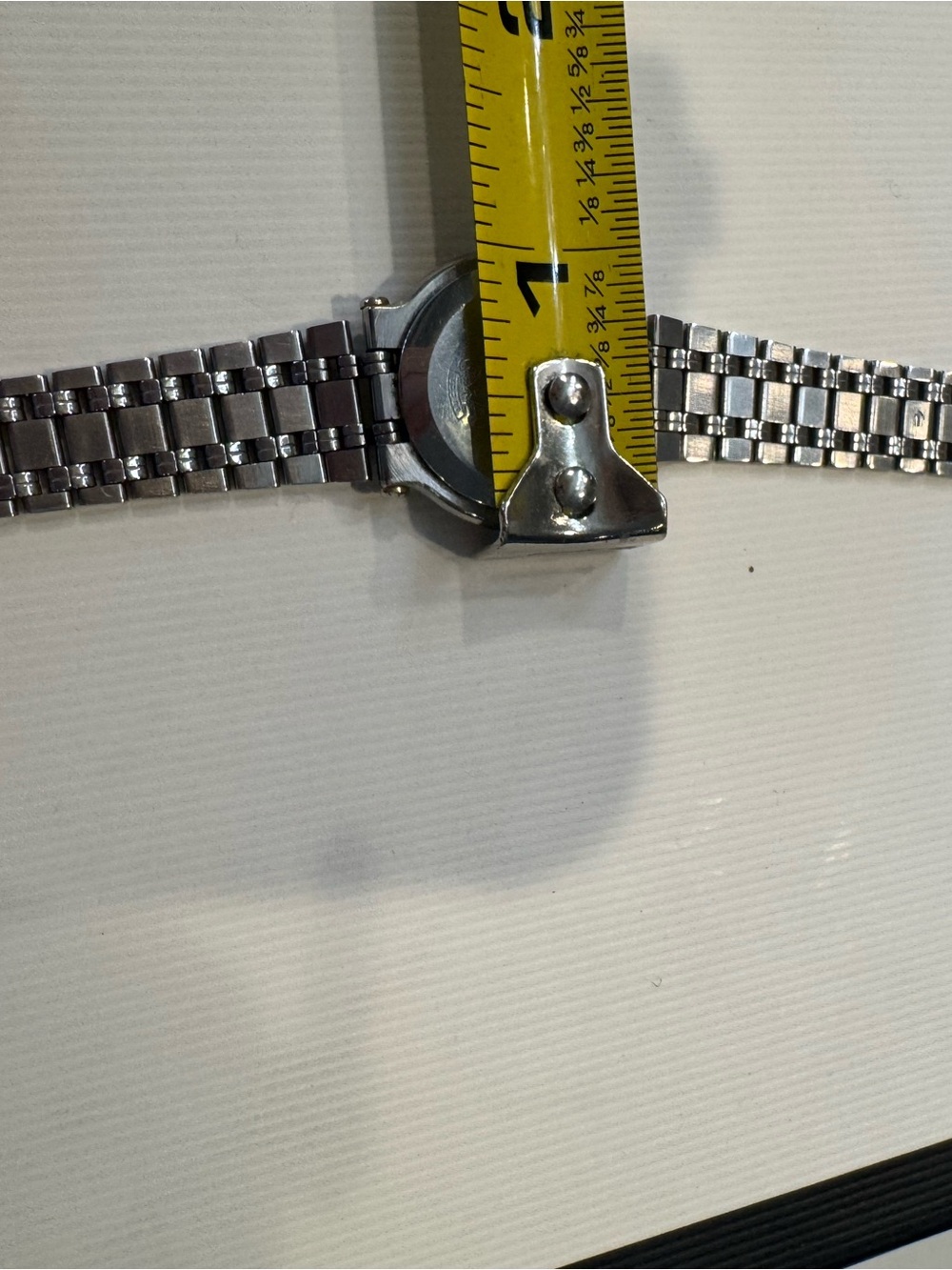Authentic Gucci Two-Tone Silver and Gold Round Dial Bracelet Watch - Picture 10 of 10